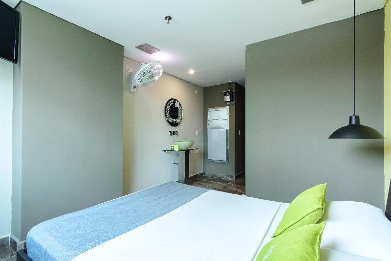 3H Hotel Centro Historico เมเดยิน ภายนอก รูปภาพ